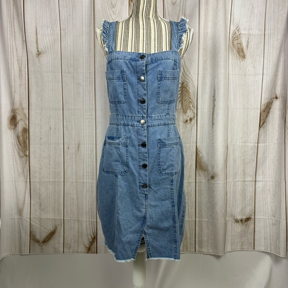 cupcakes & cashmere Dresses & Skirts - Cupcakes and Cashmere Ladonna Washed Denim Button Up Dress Chambray Size 8